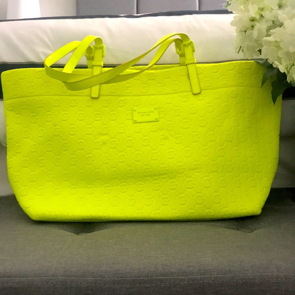 Michael Kors purse/Tote Bag/gym bag
